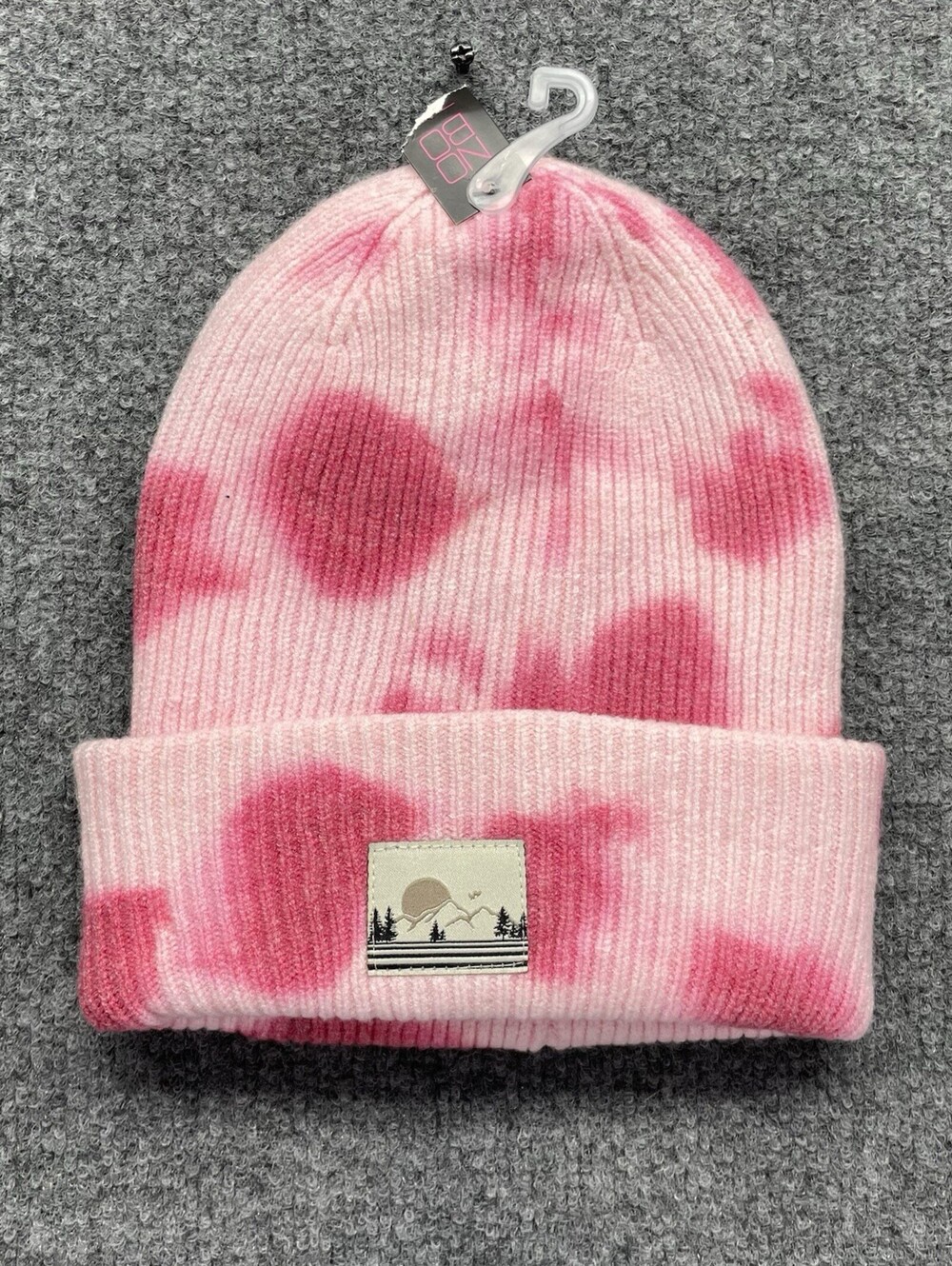 No Boundaries One Size Pink Tie Dye Mountain Patch Knit Beanie Hat New Womens